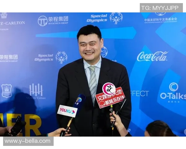 陈奕迅与姚明同框合影展现友谊与魅力引发粉丝热议