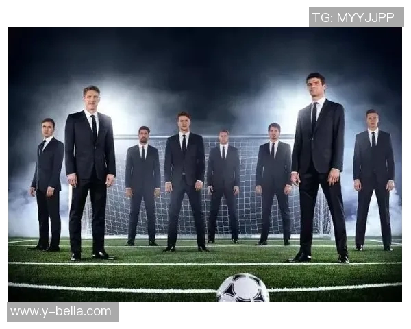 足球明星颜值合照大赏展现球场魅力与时尚风采的完美结合 足球明星颜值合照大赏展现球场魅力与时尚风采的完美结合