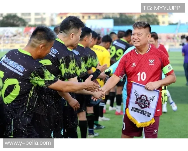 香港足球明星全景解析与成就回顾让我们一起认识这些绿茵场上的传奇人物 香港足球明星全景解析与成就回顾让我们一起认识这些绿茵场上的传奇人物